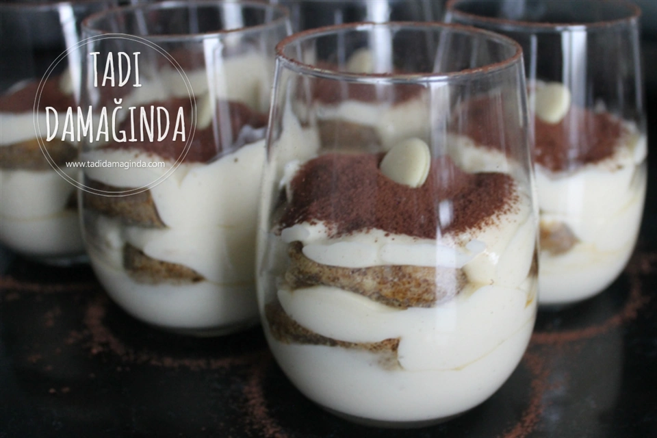 Bardakta Pratik Tiramisu