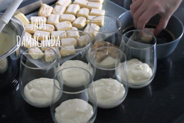 Bardakta Pratik Tiramisu