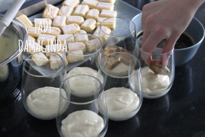 Bardakta Pratik Tiramisu