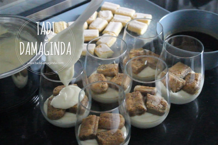 Bardakta Pratik Tiramisu