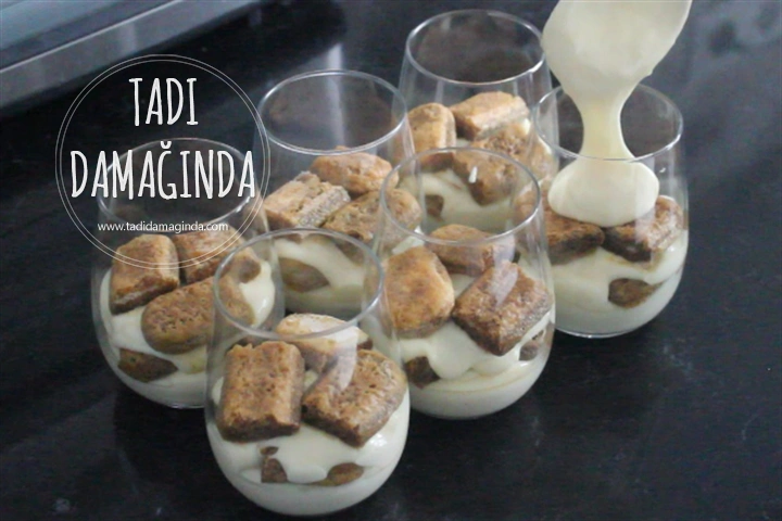 Bardakta Pratik Tiramisu