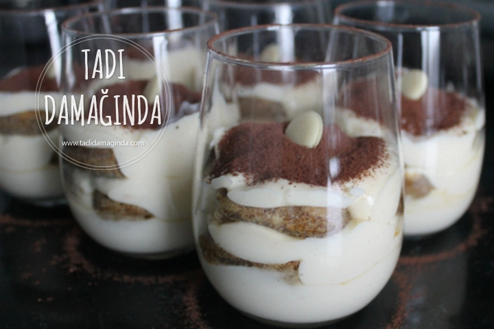 Bardakta Pratik Tiramisu