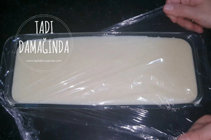 Çilekli İrmikli Tatlı