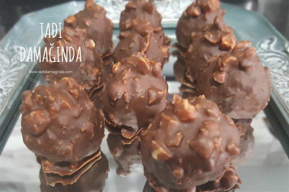 Bisküvili Fındıklı Nefis Çikolata Topları