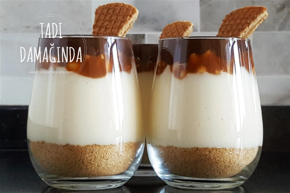 Karamelli Fıstıklı Muhallebi