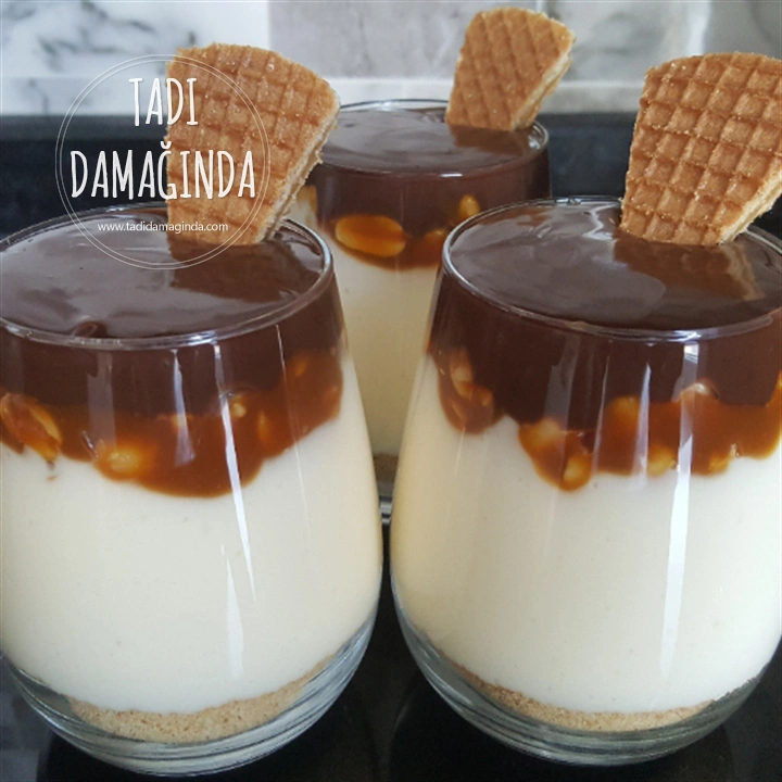 Karamelli Fıstıklı Muhallebi