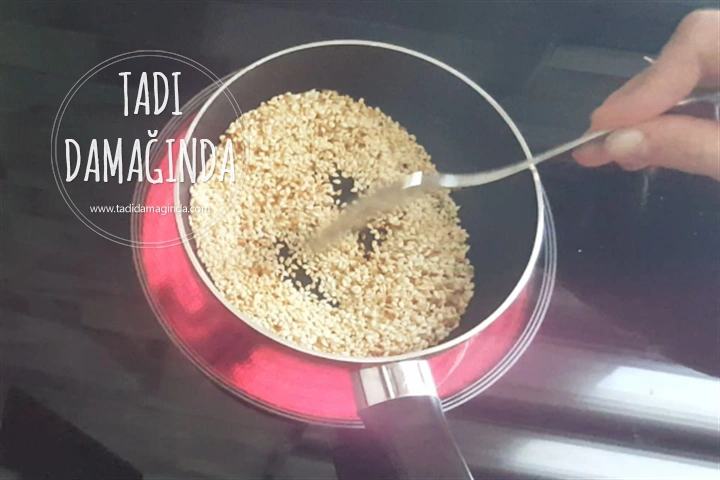 4 Malzemeli Kakaolu Tahinli Toplar