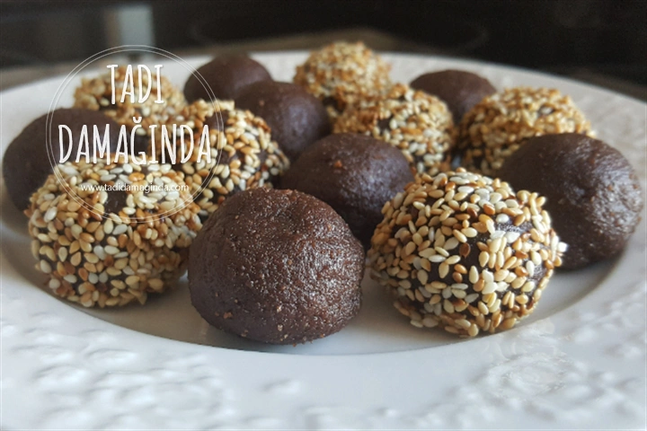 4 Malzemeli Kakaolu Tahinli Toplar