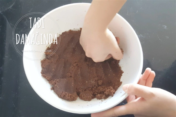 4 Malzemeli Kakaolu Tahinli Toplar