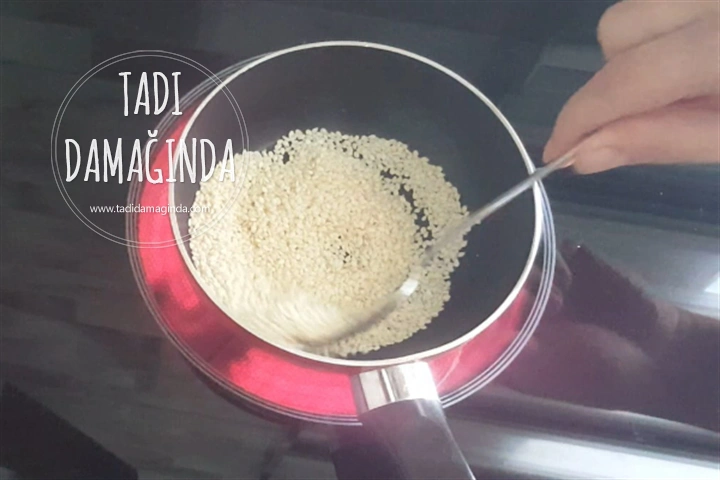 4 Malzemeli Kakaolu Tahinli Toplar