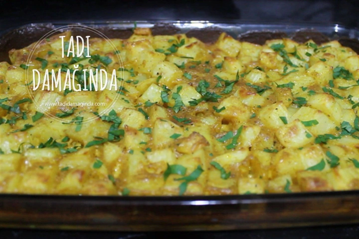 Fırında Kremalı Körili Patates