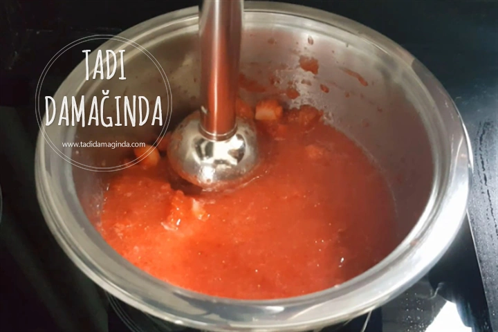 Çilek Sosu