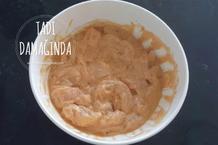 Kolay Malzemelerle Çıtır Fast Food Tavukları