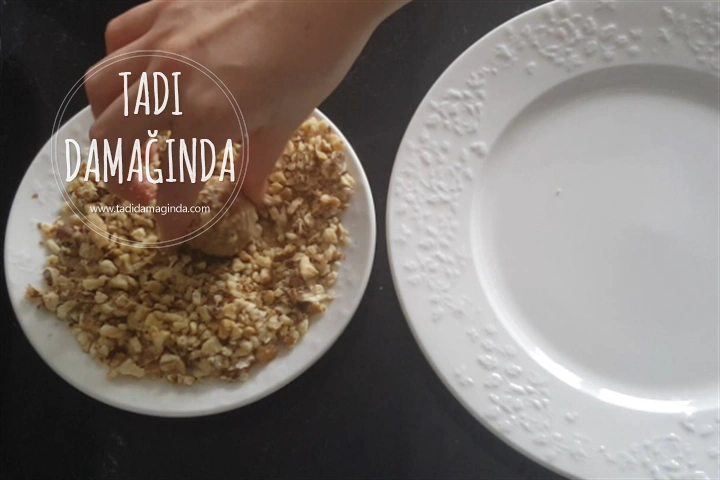 Tahinli Bisküvi Topları