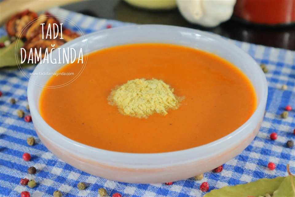 Glütensiz Kuru Domates Çorbası