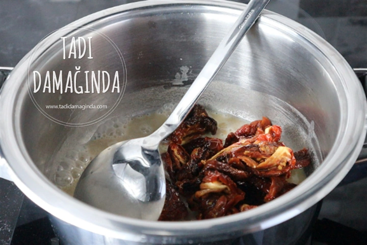 Glütensiz Kuru Domates Çorbası