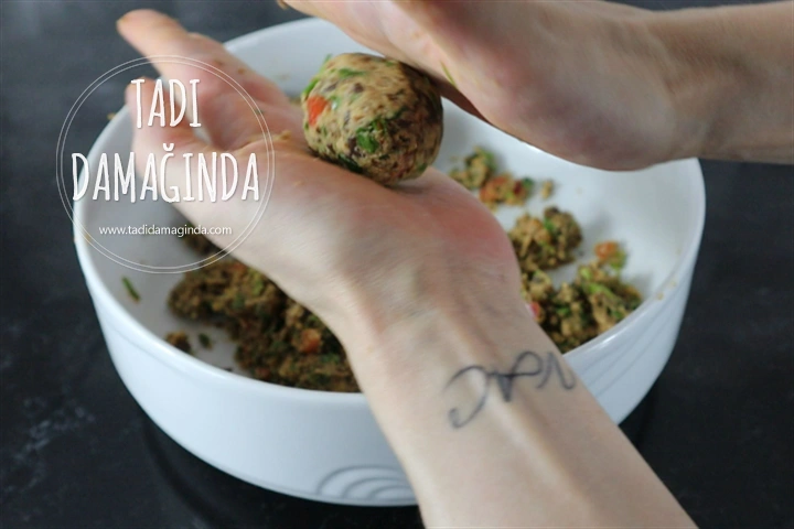 Siyah Nohut Topları