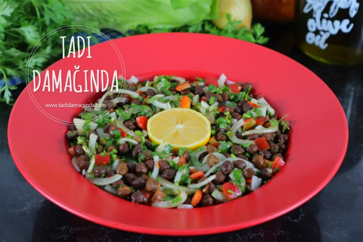 Siyah Nohut Salatası