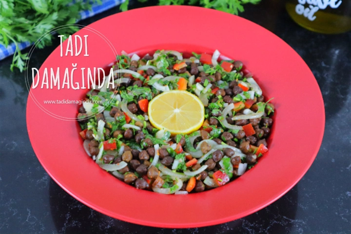 Siyah Nohut Salatası