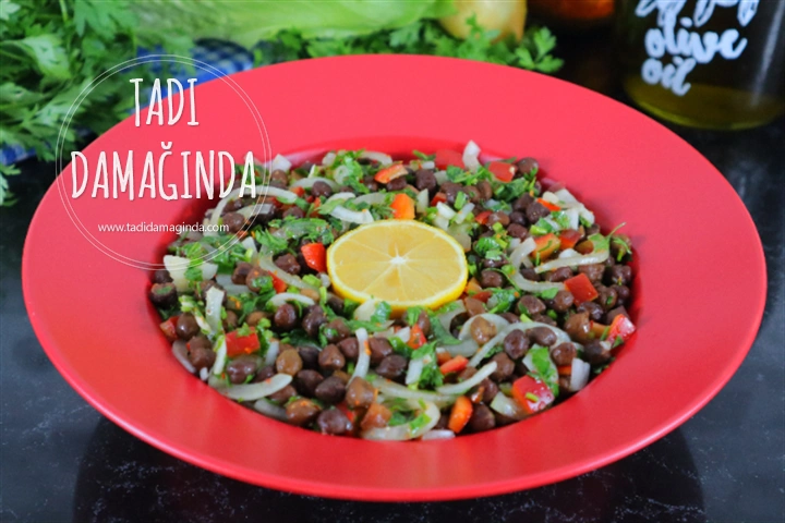 Siyah Nohut Salatası