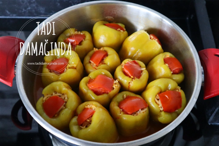 Etli (Kıymalı) Biber Dolması