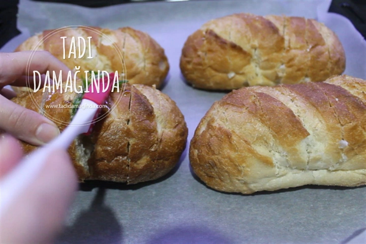 Sarımsaklı Kaşarlı Yelpaze Ekmek