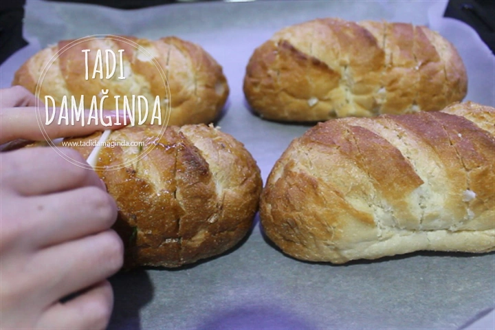 Sarımsaklı Kaşarlı Yelpaze Ekmek