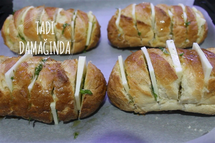 Sarımsaklı Kaşarlı Yelpaze Ekmek