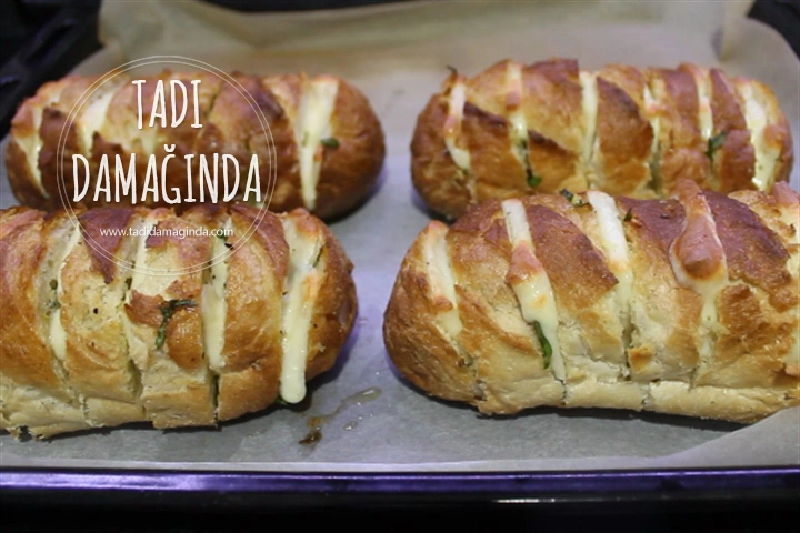 Sarımsaklı Kaşarlı Yelpaze Ekmek