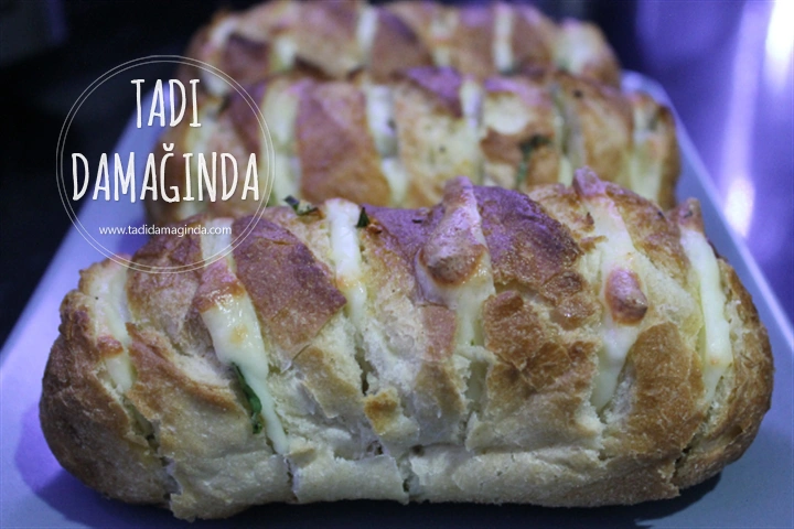 Sarımsaklı Kaşarlı Yelpaze Ekmek