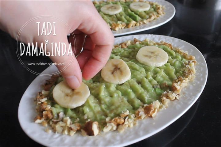 Ballı Muzlu Avokado