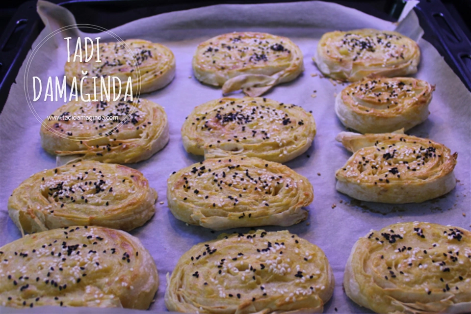 Patatesli Rulo Börek (Buzluk Böreği)