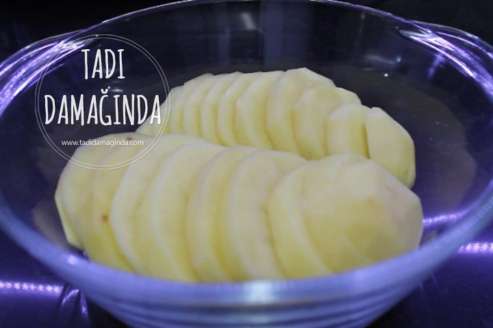 10 Dakikada Mikrodalgada Patates