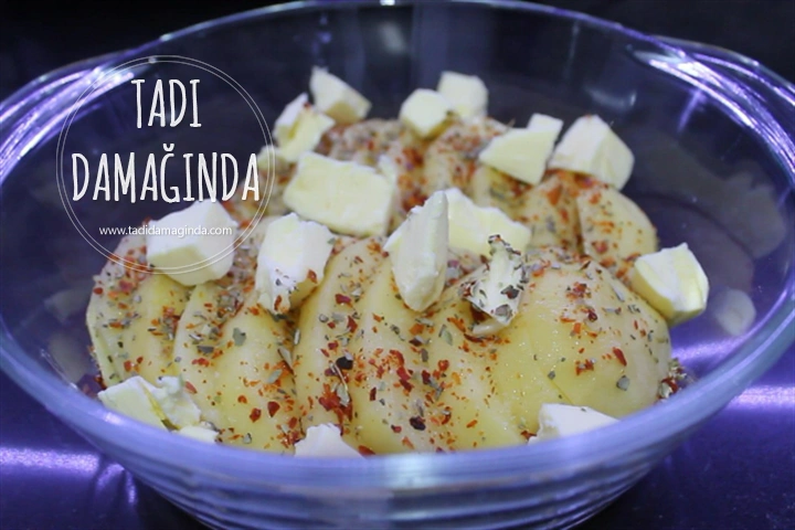 10 Dakikada Mikrodalgada Patates