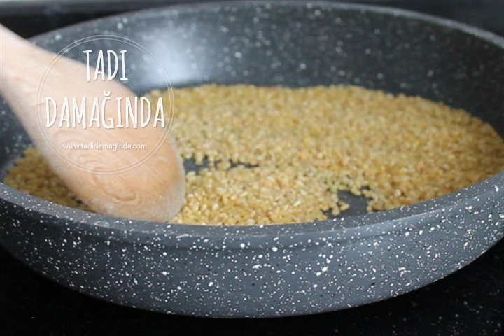 2 Malzemeli Çikolatalı Bulgur Patlağı