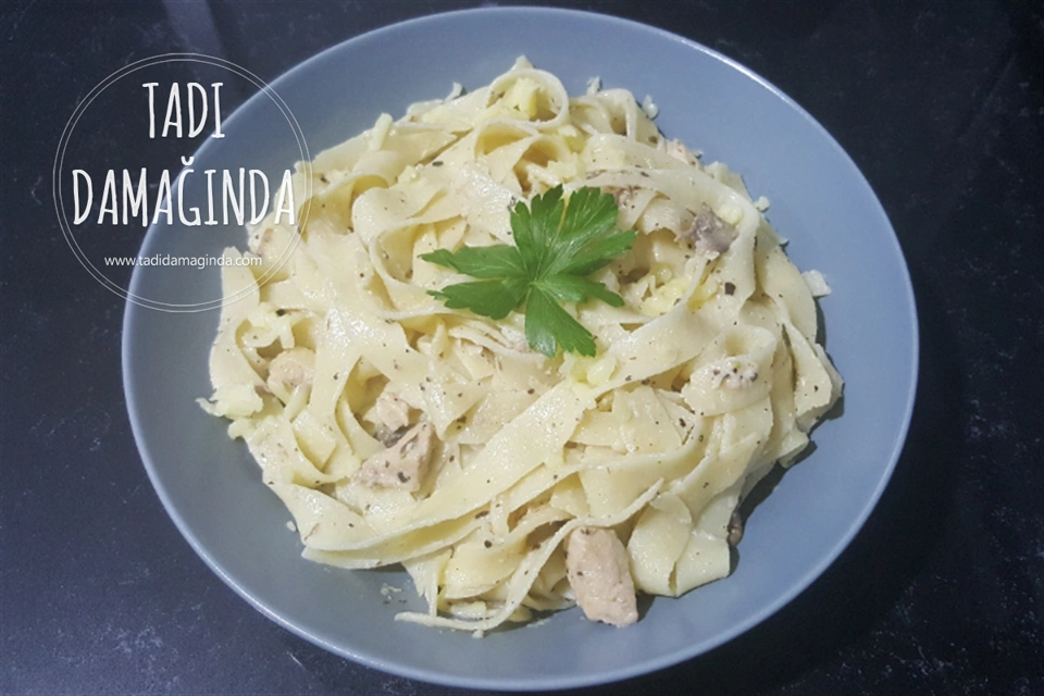 Tavuklu Mantarlı Fettuccine Alfredo