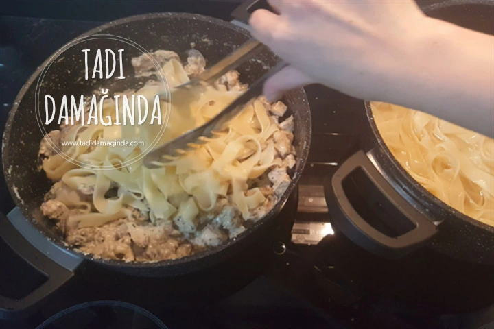 Tavuklu Mantarlı Fettuccine Alfredo