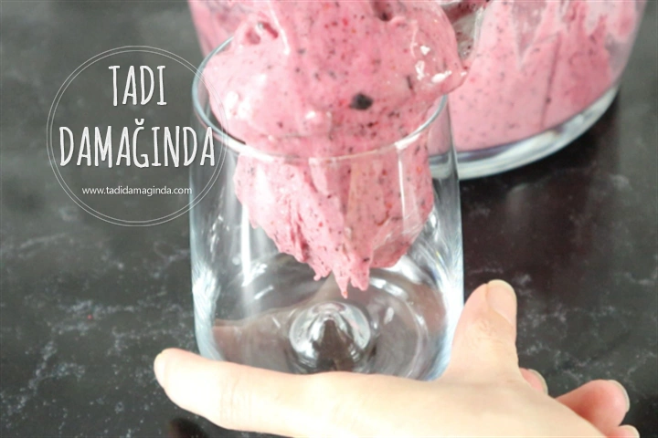 Orman Meyveli Muz Dondurması