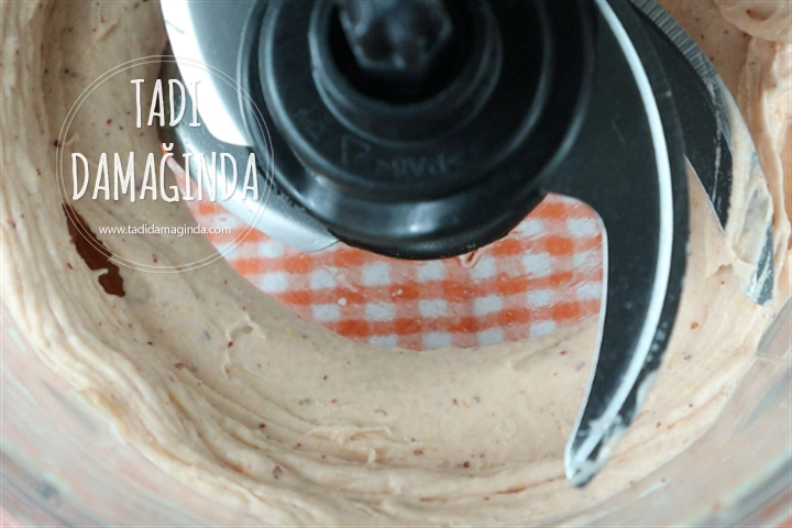 2 Malzemeli Şeftalili Muz Dondurması