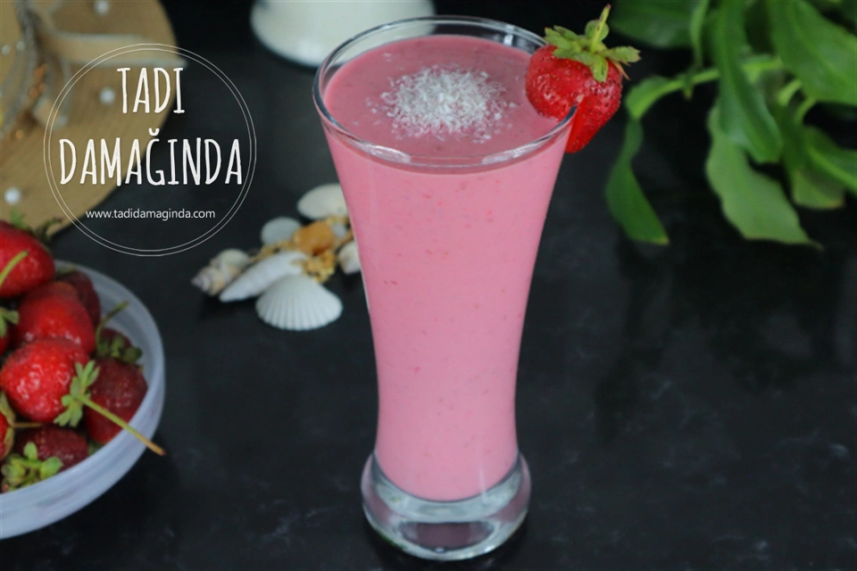 Frambuazlı Çilekli Smoothie