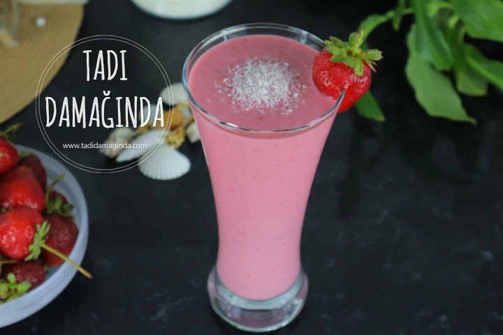 Frambuazlı Çilekli Smoothie