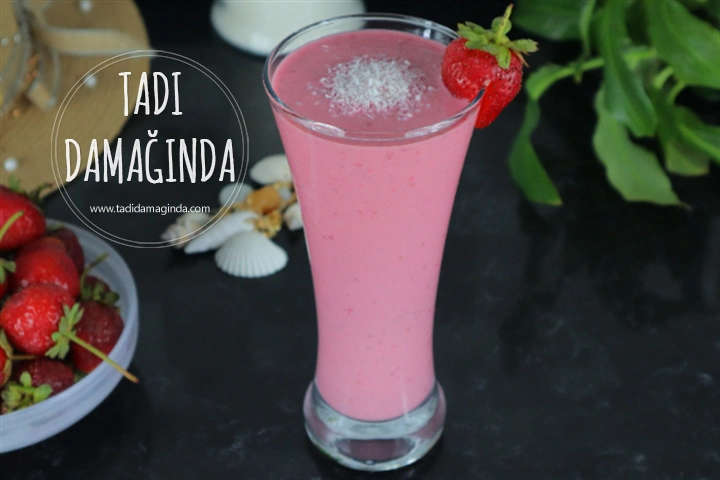 Frambuazlı Çilekli Smoothie