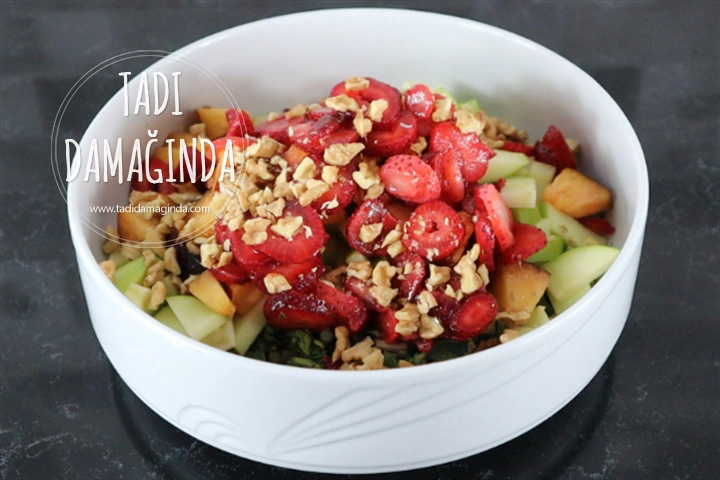 Semizotlu Meyve Salatası