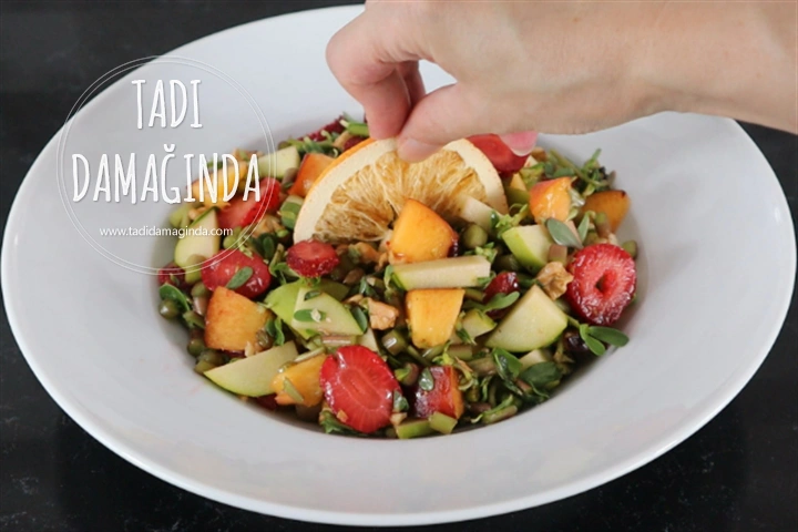Semizotlu Meyve Salatası