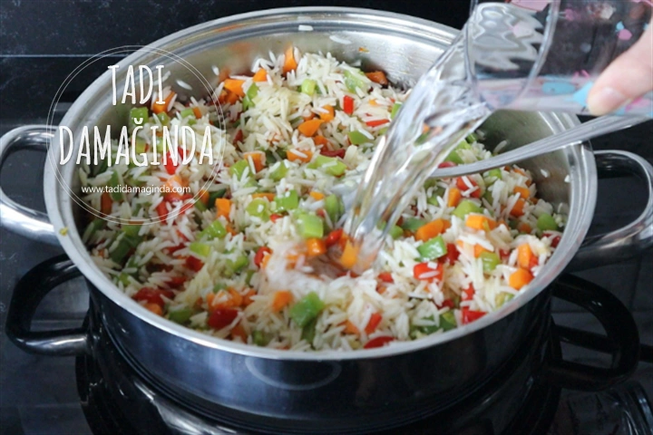 Sarımsaklı Sebzeli Pirinç Pilavı