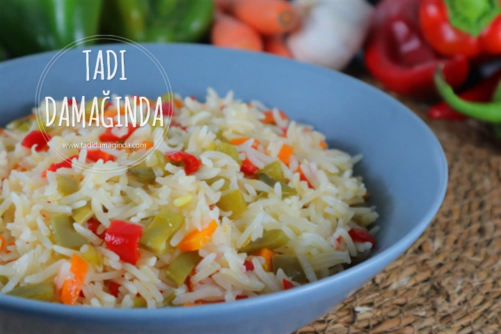 Sarımsaklı Sebzeli Pirinç Pilavı