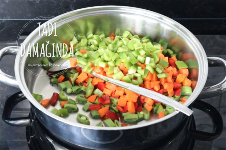 Sarımsaklı Sebzeli Pirinç Pilavı