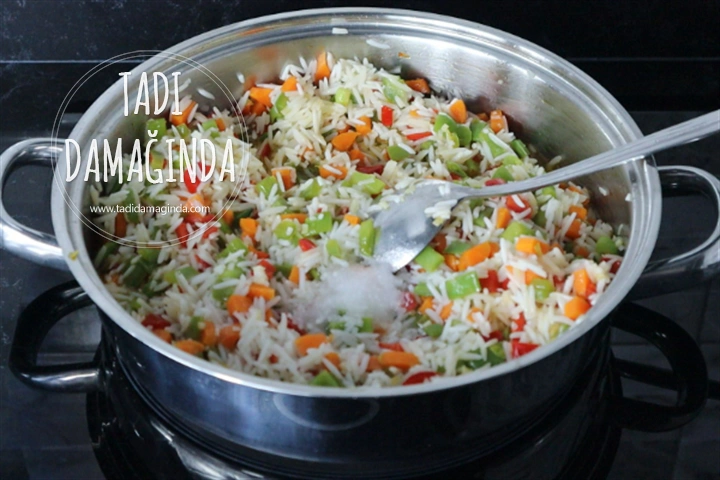 Sarımsaklı Sebzeli Pirinç Pilavı