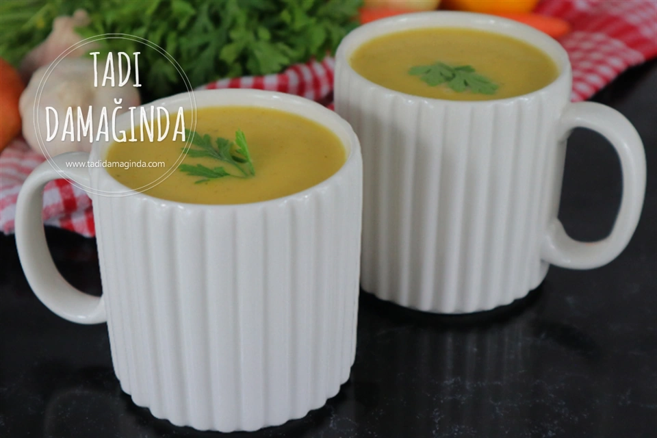Bitkisel Sütlü Sebzeli Kabak Çorbası