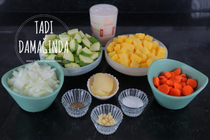 Bitkisel Sütlü Sebzeli Kabak Çorbası